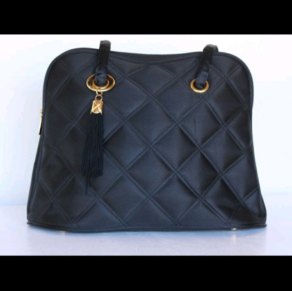 California style black purse